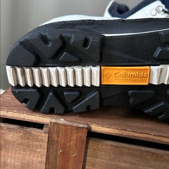 Columbia Waterproof Bugalow Navy and White Lace Up Boots Thermolite insulation - Picture 7 of 8